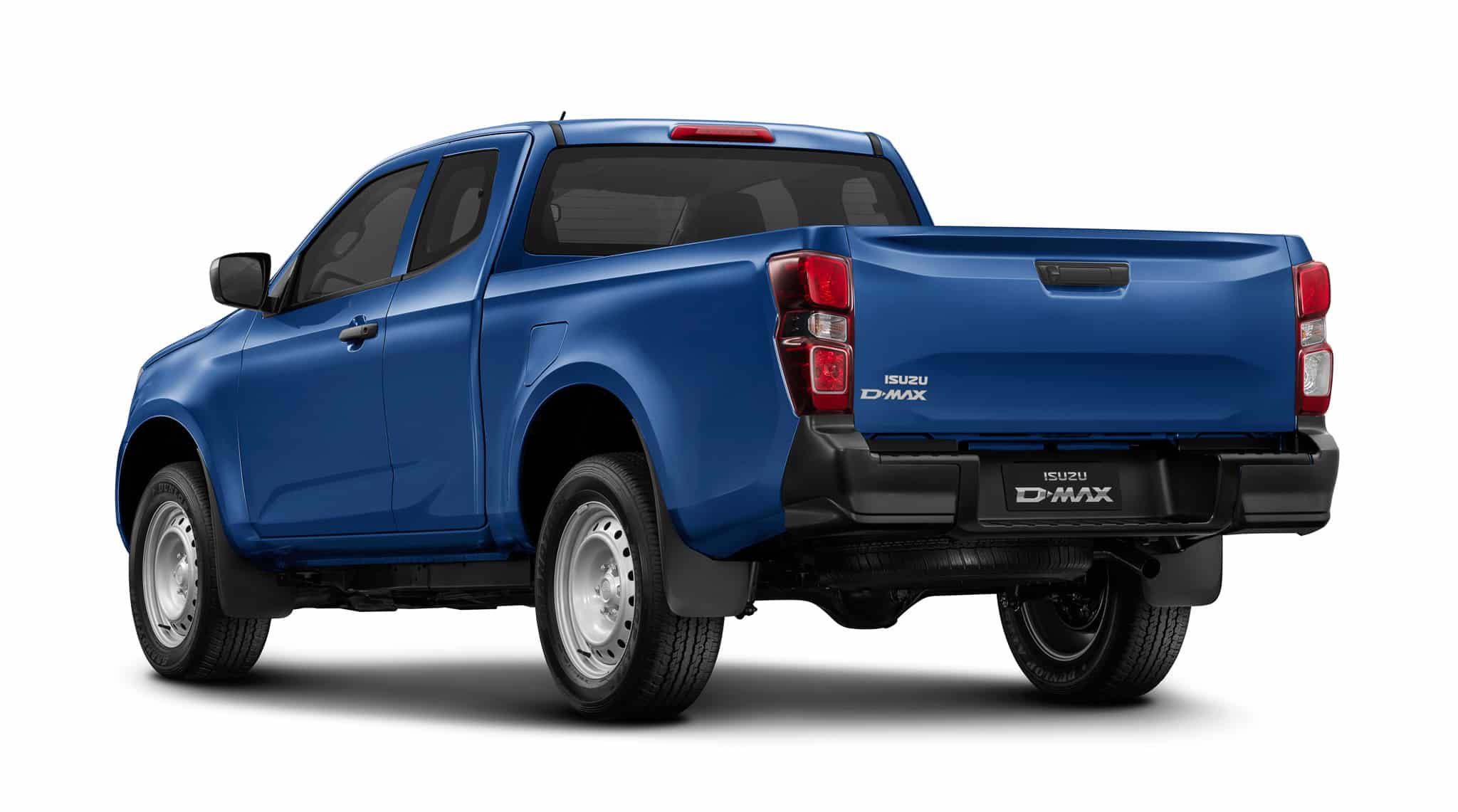 Isuzu D-MAX bleu, vue arrière, jantes acier, pick-up robuste avec logos ISUZU D-MAX visibles.