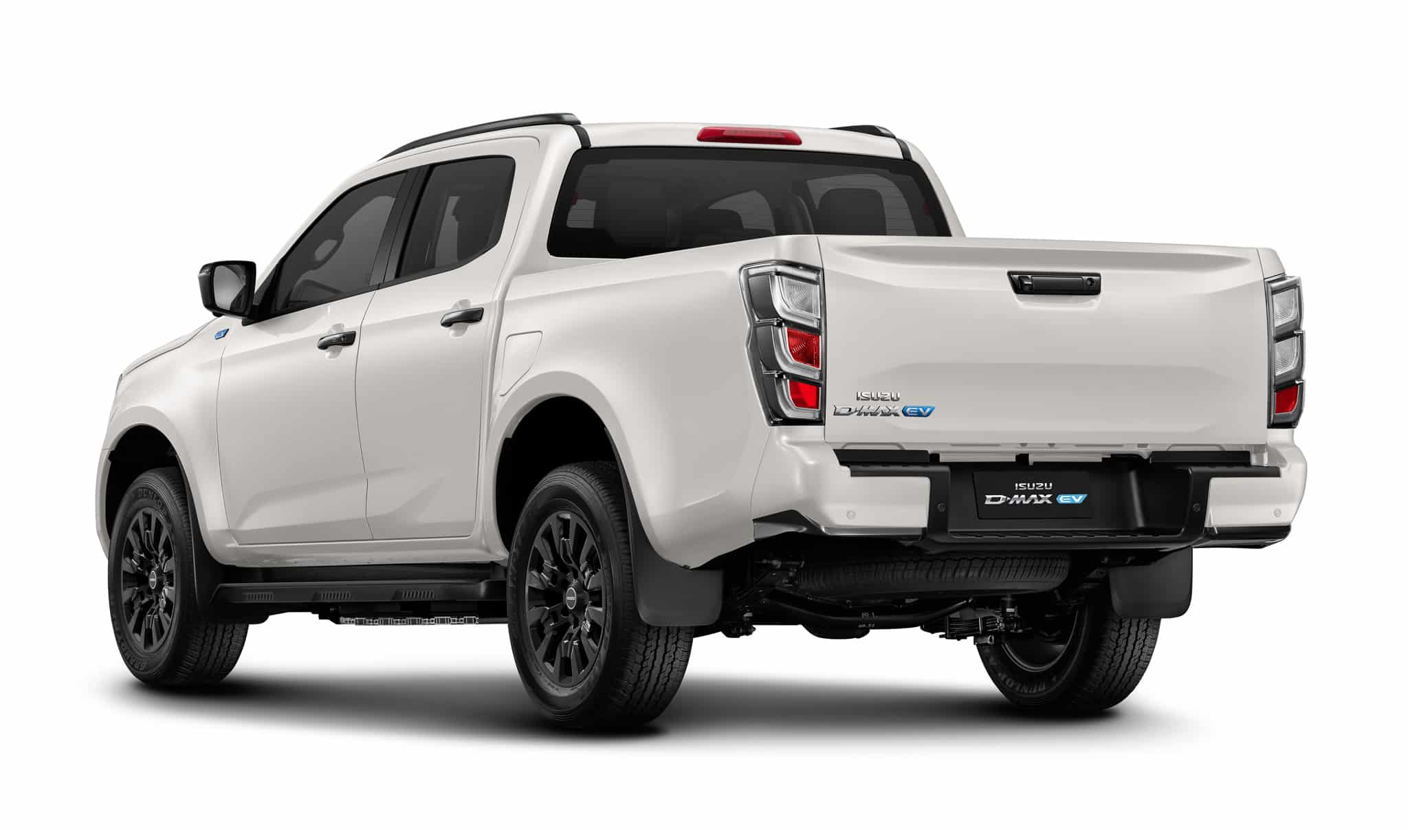 Pick-up Isuzu D-MAX EV blanc de profil arrière, jantes noires et badges électriques sur fond neutre.