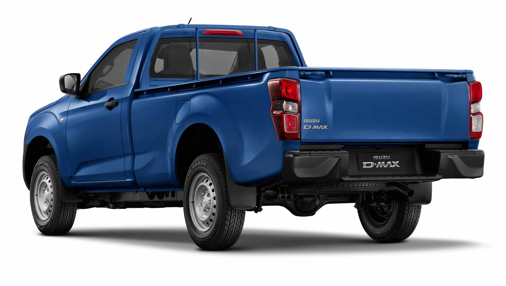 Pick-up Isuzu D-MAX bleu, vue arrière trois-quarts, utilitaire avec jantes acier sur fond blanc.