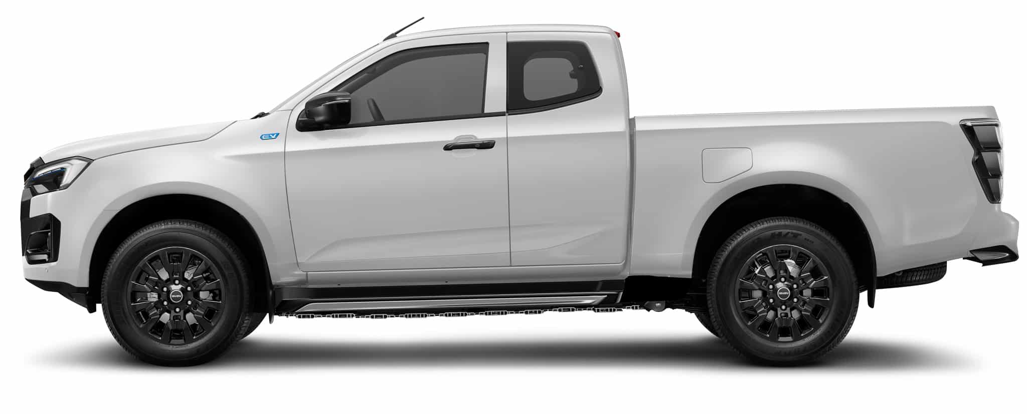 Profil du pick-up Isuzu D-MAX électrique blanc avec jantes noires et badge EV.