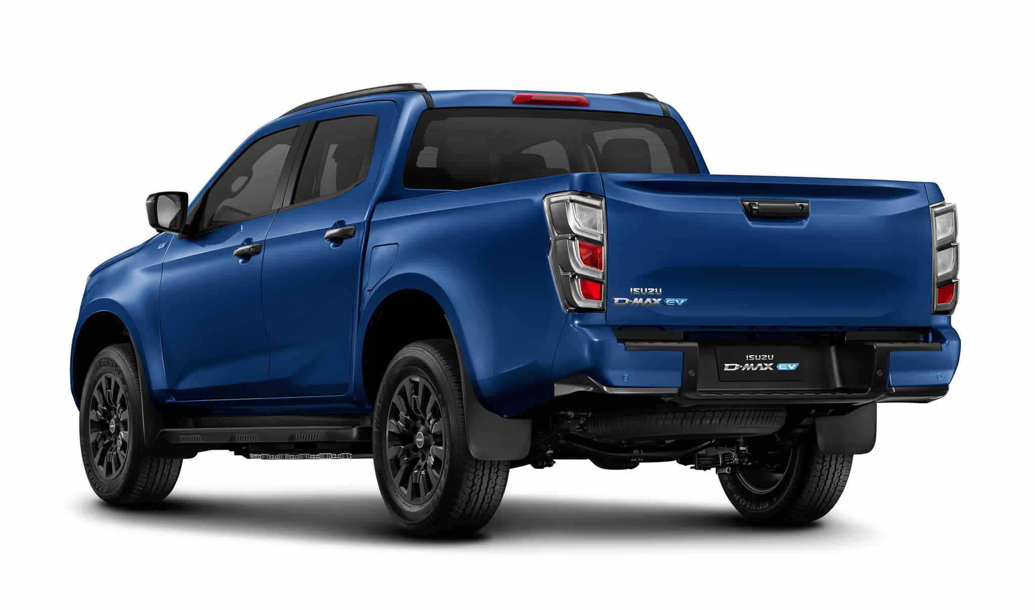 Pick-up électrique Isuzu D-Max EV bleu, vue arrière trois-quarts, design robuste et moderne.