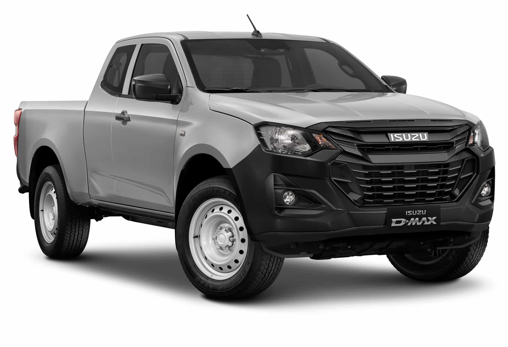 Isuzu D-MAX gris à cabine allongée, pare-choc noir et jantes acier sur fond blanc.